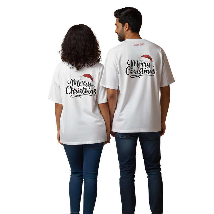 Merry Christmas Calligraphy Oversized T-Shirt with Santa Hat – Minimal Festive Tee